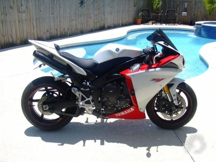 2009 Yamaha YZF-R1 & Accessories