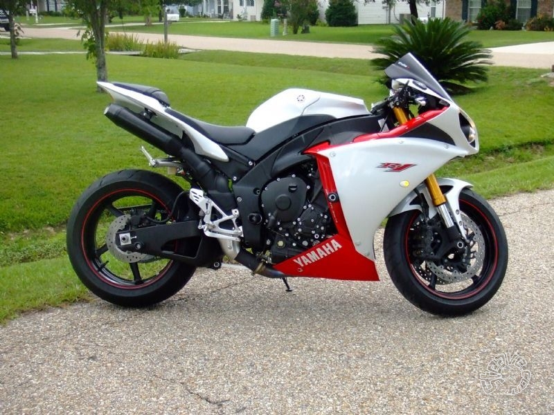 2009 Yamaha YZF-R1 & Accessories