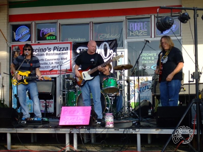 Coscino's Pizza's Free Mardi Gras Concert - February 2011