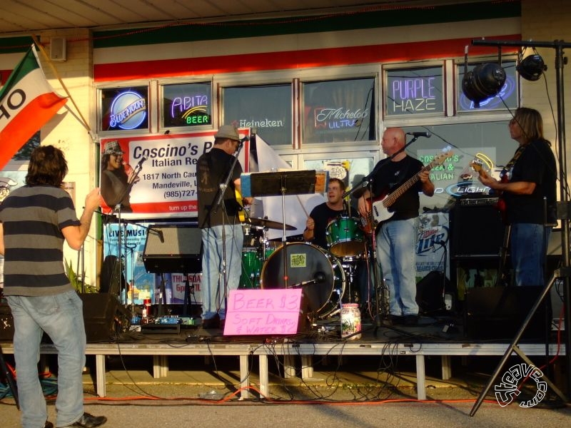 Coscino's Pizza's Free Mardi Gras Concert - February 2011