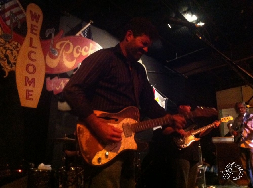 Tab Benoit & Sonny Landreth - Rock n Bowl - July 2011