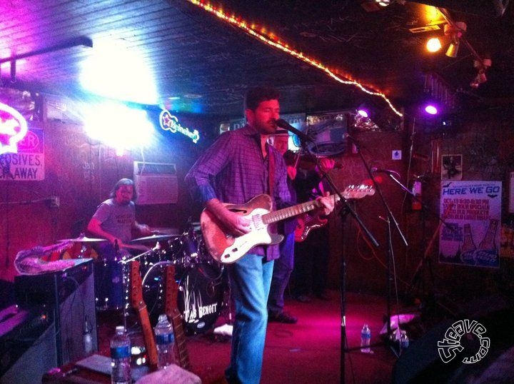 Tab Benoit with Michael Doucet - Ruby's - October 2010