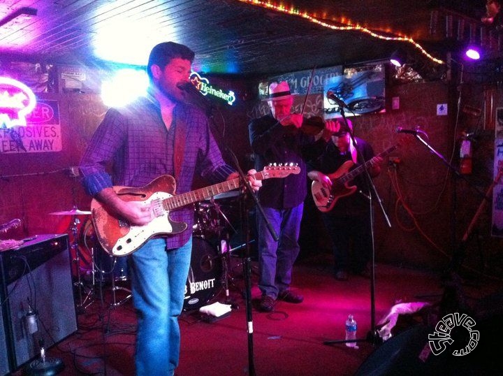 Tab Benoit with Michael Doucet - Ruby's - October 2010