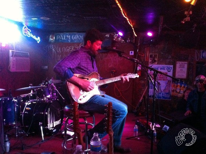 Tab Benoit with Michael Doucet - Ruby's - October 2010